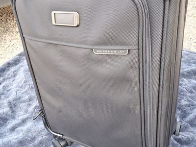 Briggs & Riley Baseline Collection Expandable Spinner Luggage - Black