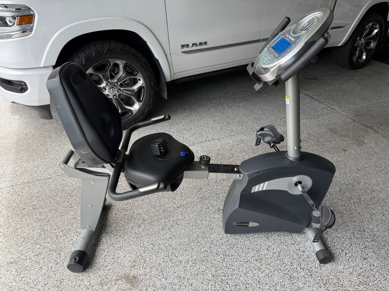 Schwinn 213 Recumbent Exercise Bike