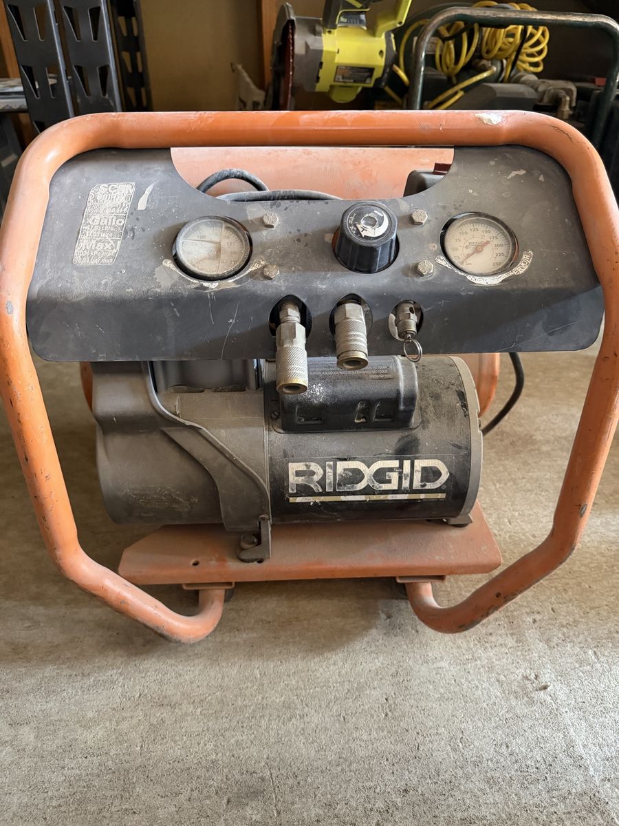 RIDGID 150 PSI Air Compressor - Twin Stack Tank Portable Worksite Compressor