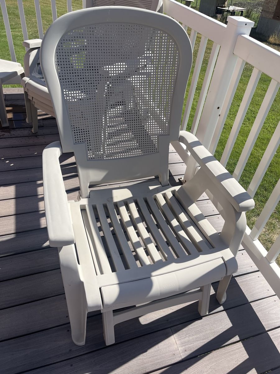 Plastic Outdoor Patio Chair and Side Table Set