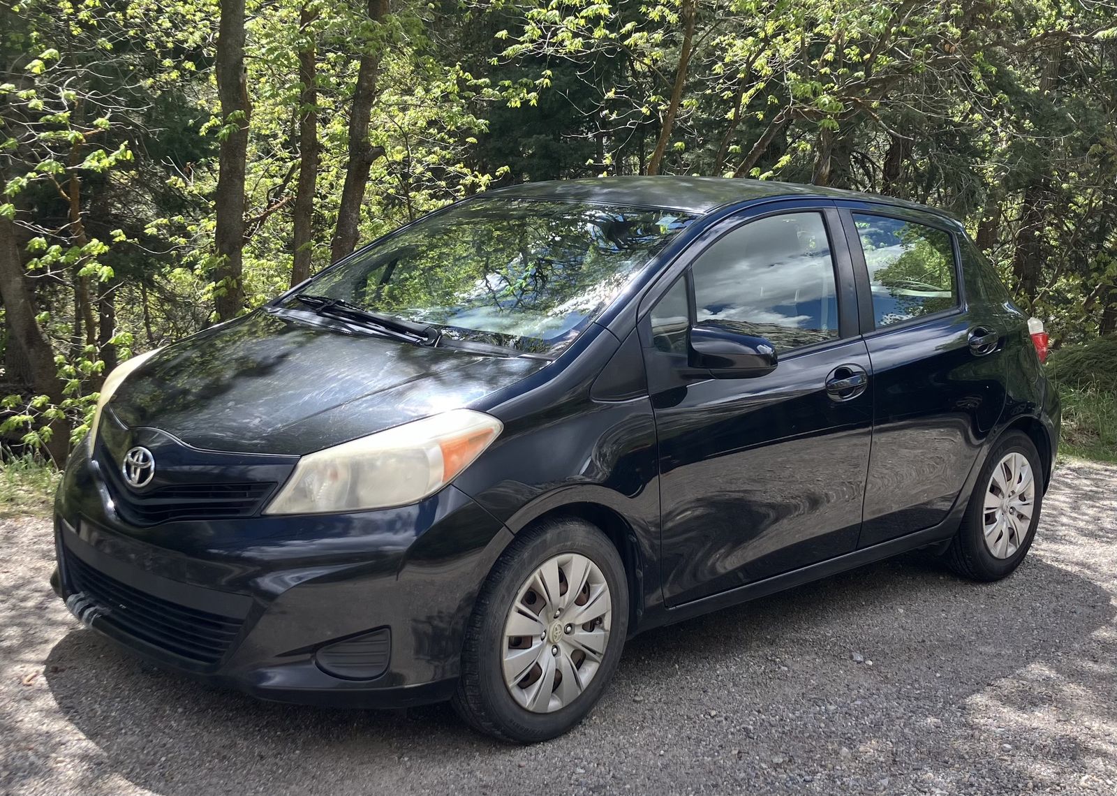 2013 Toyota Yaris 5-Door LE