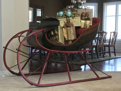 Turn-of-Century Albany Sleigh – Original Paint – Martin’s Auction Provenance