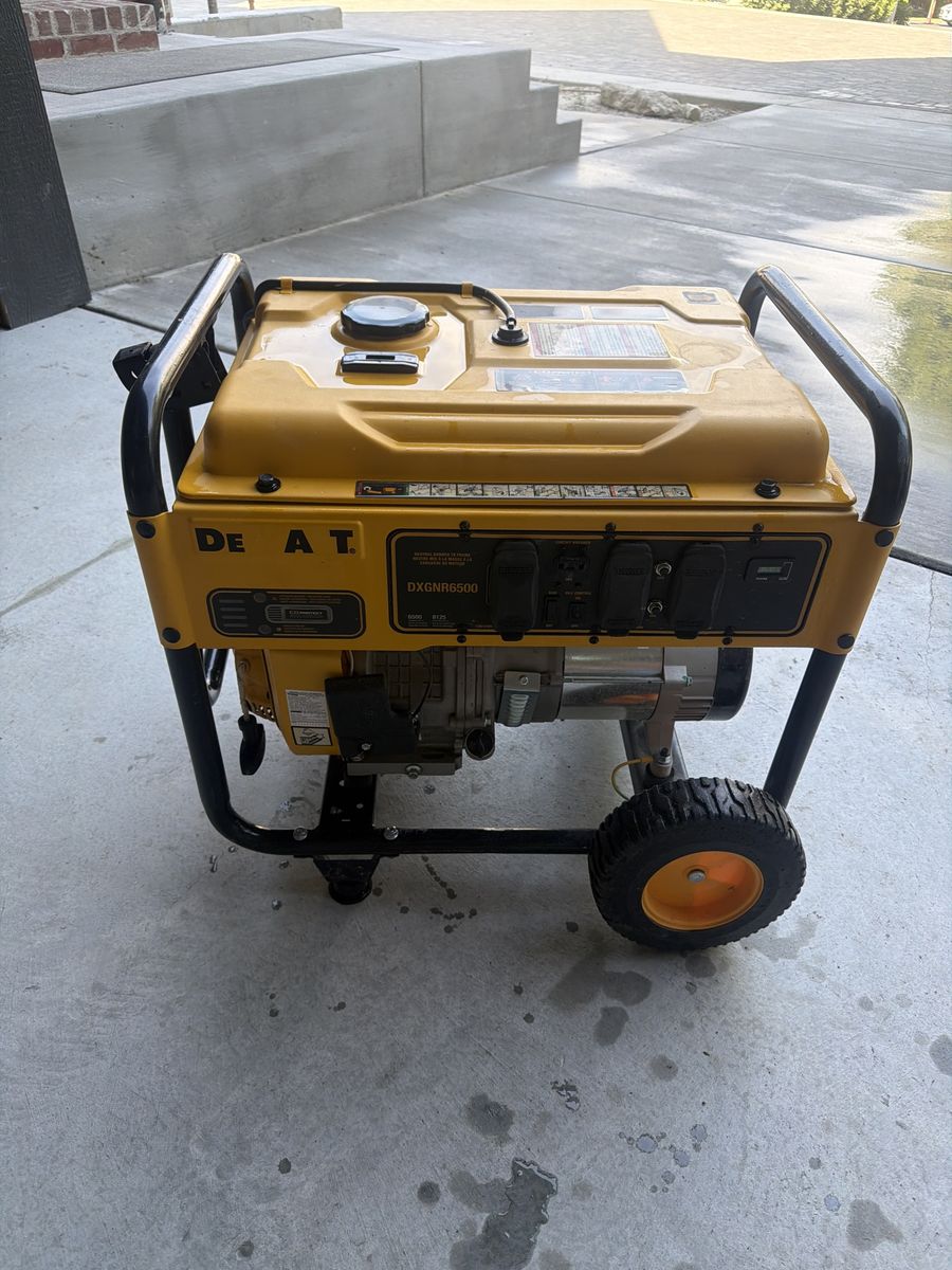 Dewalt DXGNR6500 6500W Gas Portable Generator