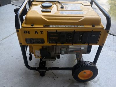 Dewalt DXGNR6500 6500W Gas Portable Generator