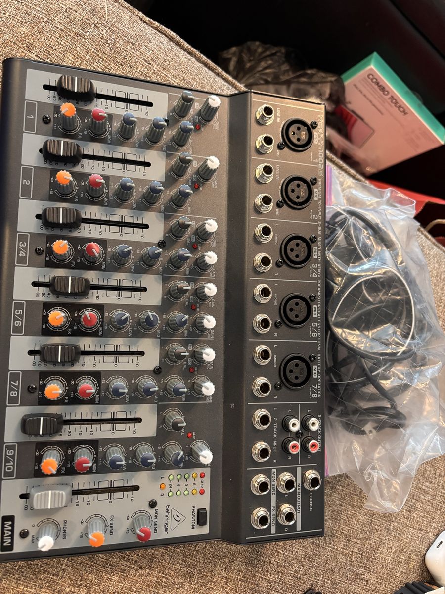 Behringer Xenyx 1002b Analog Audio Mixer 10 Channe