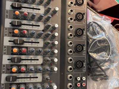 Behringer Xenyx 1002b Analog Audio Mixer 10 Channe