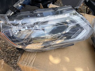 Nissan rouge new headlight assembly’s