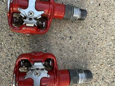 Clipless pedals