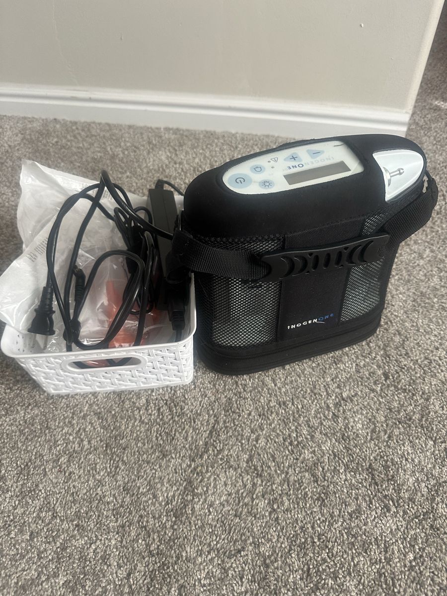 Inogen One G3 Portable Oxygen Concentrator – Only 2224 Hours – Battery & Case Included