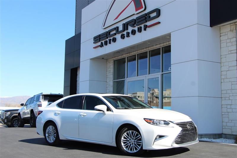 2017 LEXUS ES Base