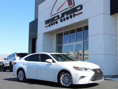 2017 LEXUS ES Base