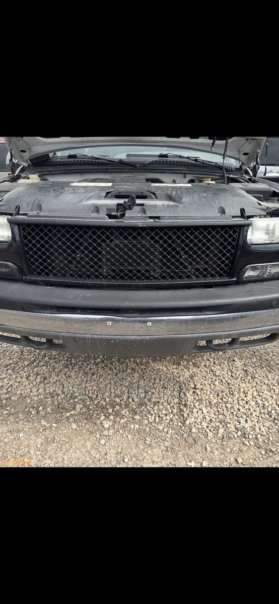 GRILL CHEVROLET SILVERADO OR GMC SIERRA 2000-2006
