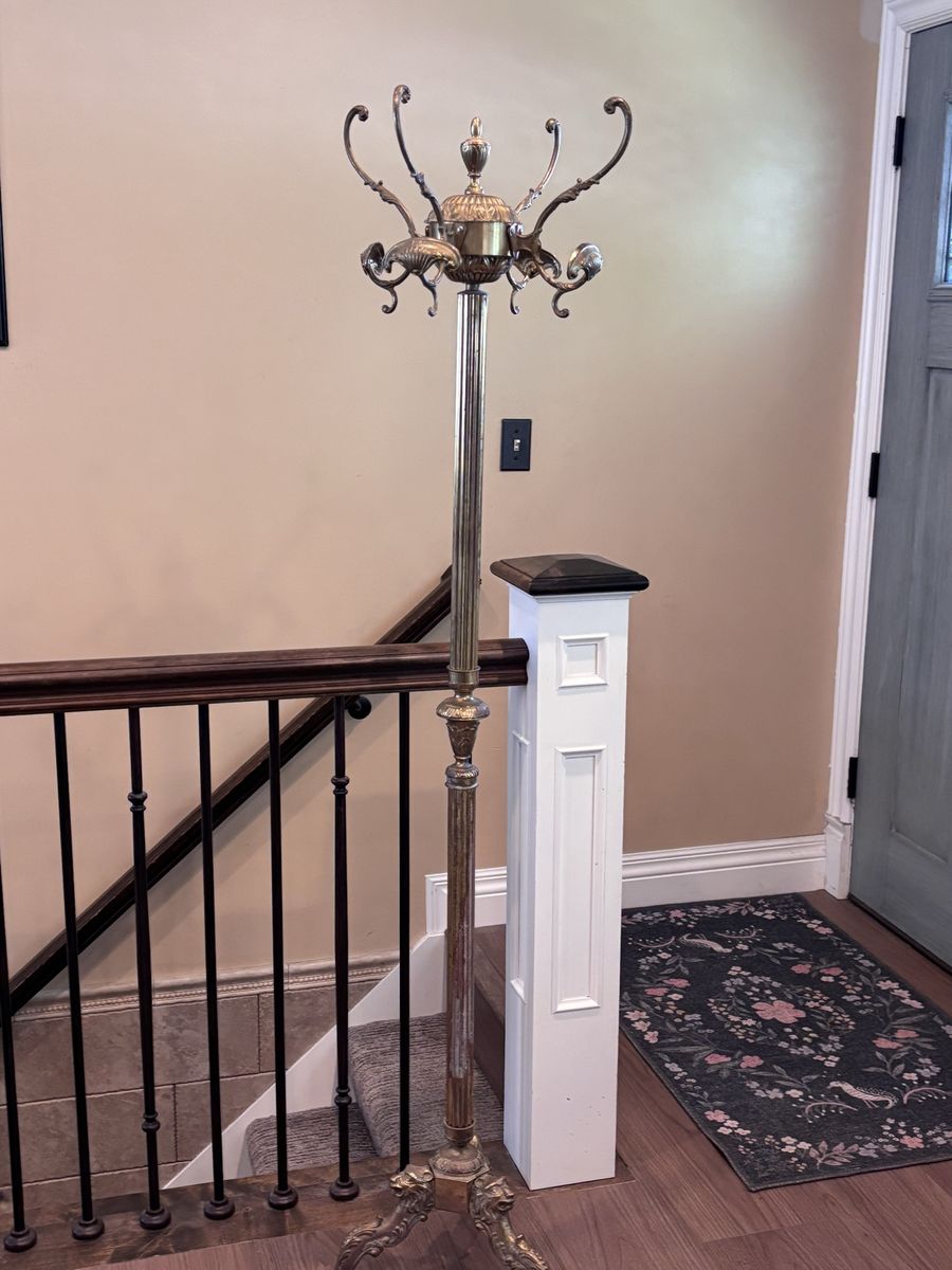 Exquisite Mid Century Hollywood Regency Brass Coat Rack