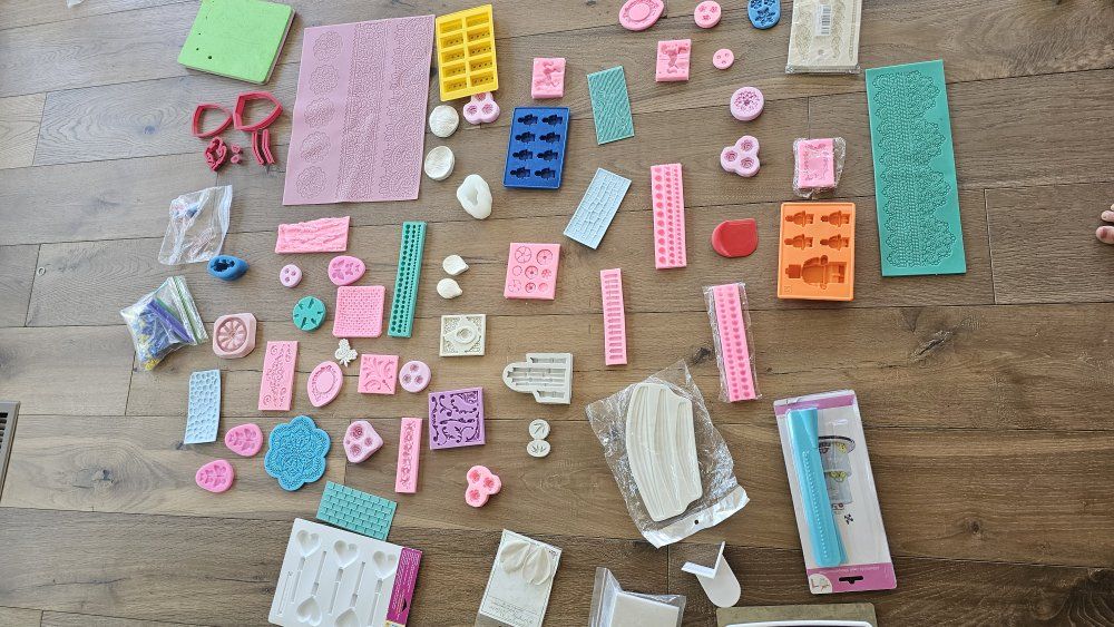 Large Lot Assorted Silicone Molds, Fondant Cutters & Cake Decorating Tools - Baking & Crafting