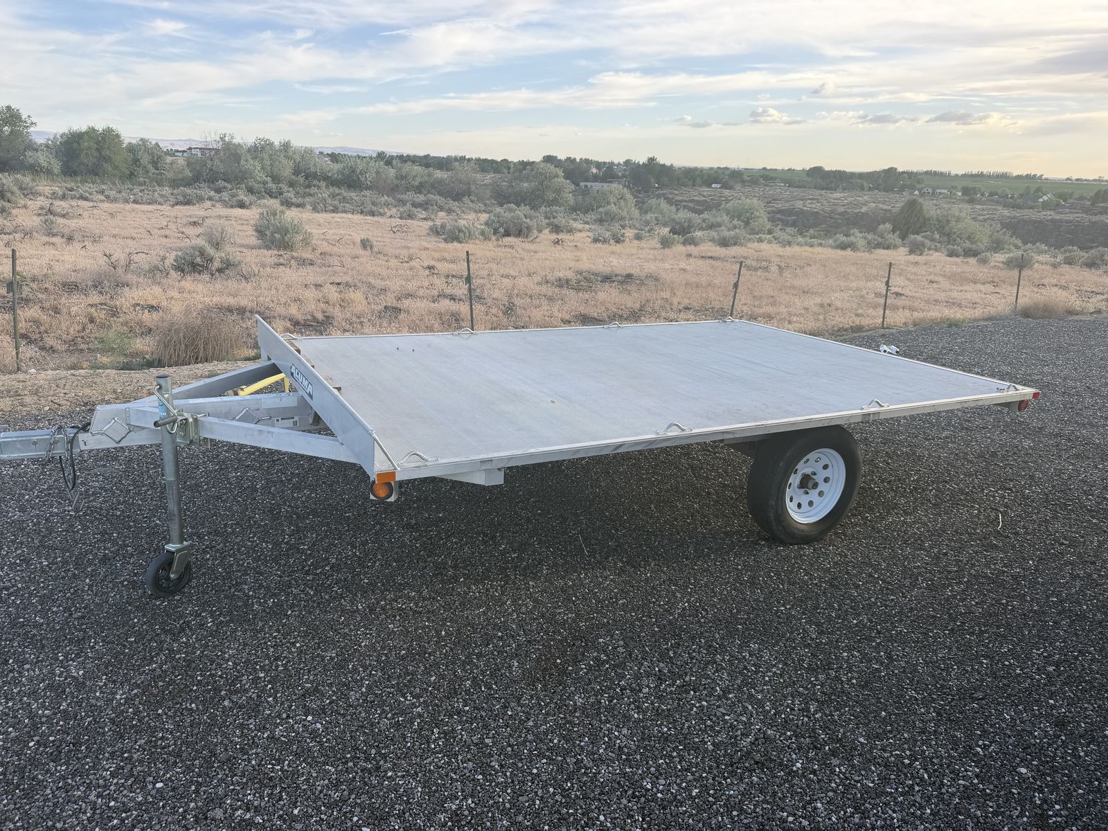 Aluminum Flat Bed Trailer