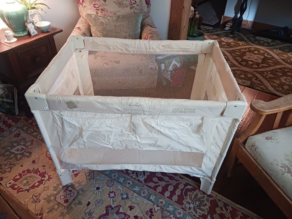 Arm’s Reach Mini Co-Sleeper Bassinet
