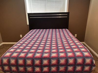 Serta Perfect Sleeper Dream Retreat Queen Mattress & Box Spring Set with Black Headboard