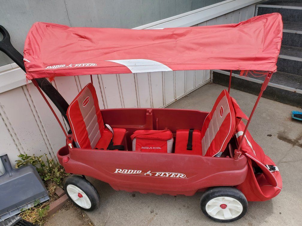 Radio Flyer Odyssey Stroll 'N Wagon with Canopy and Removable Cooler Bag