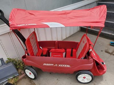 Radio Flyer Odyssey Stroll 'N Wagon with Canopy and Removable Cooler Bag