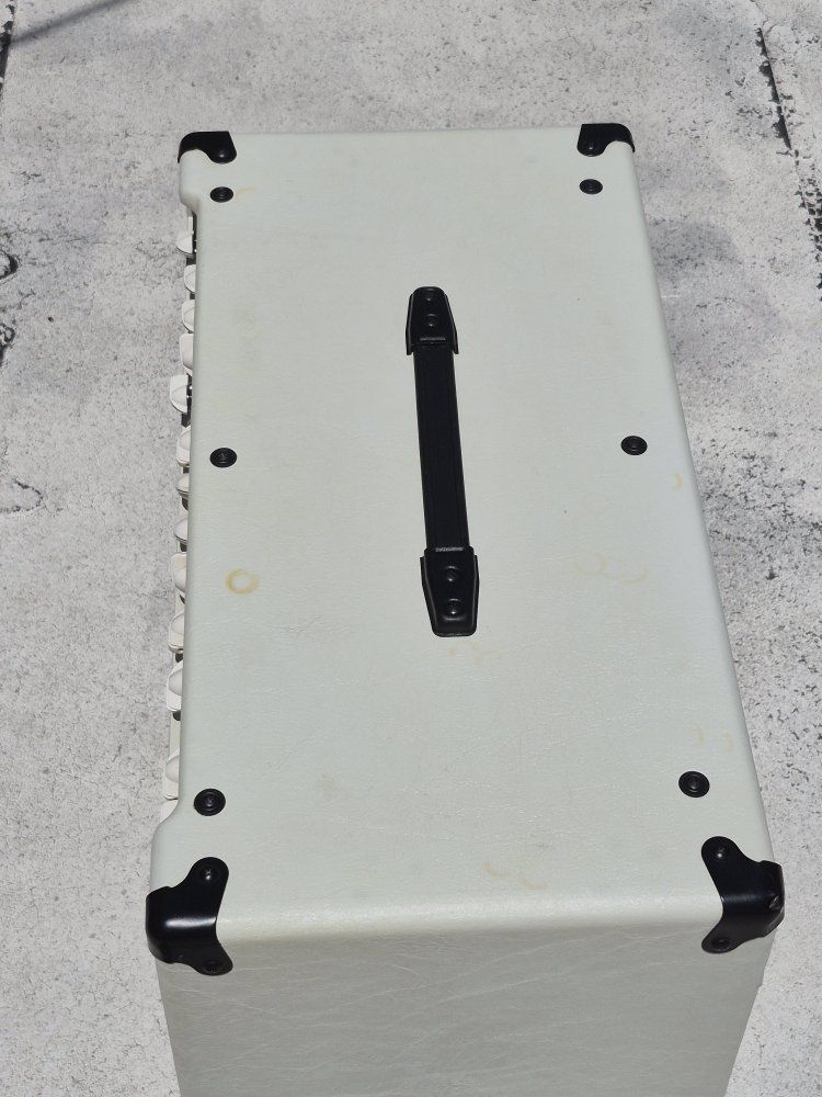 Main image 3