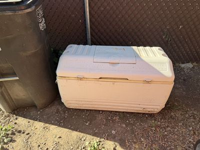 BIG Igloo Cooler
