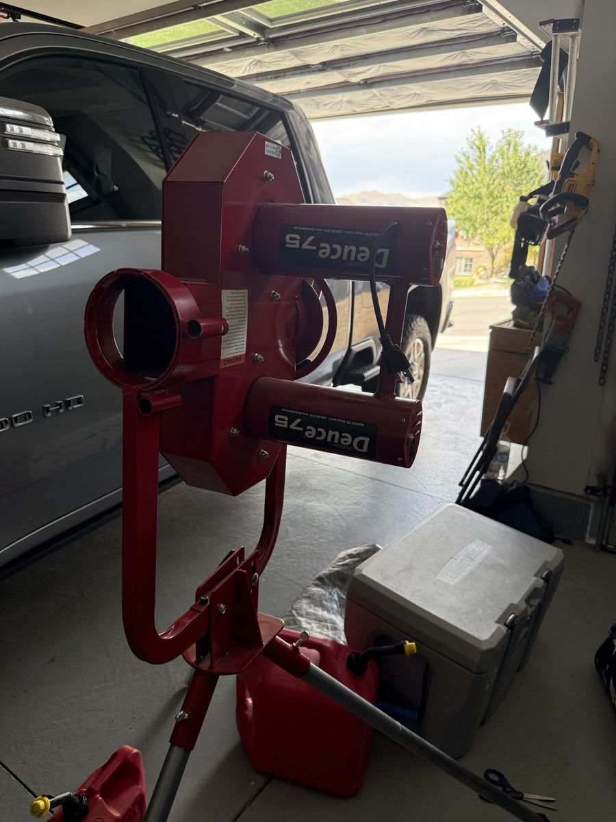 Pitching Machine. Deuce 75