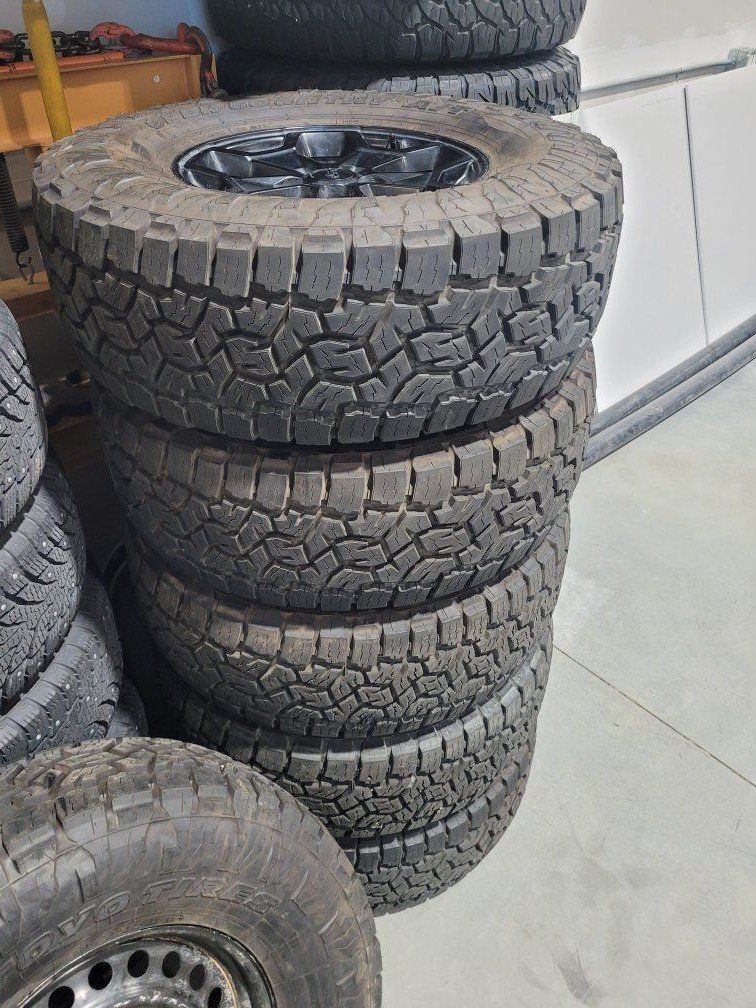 LT35x12.50R17 LRE with Jeep wheels