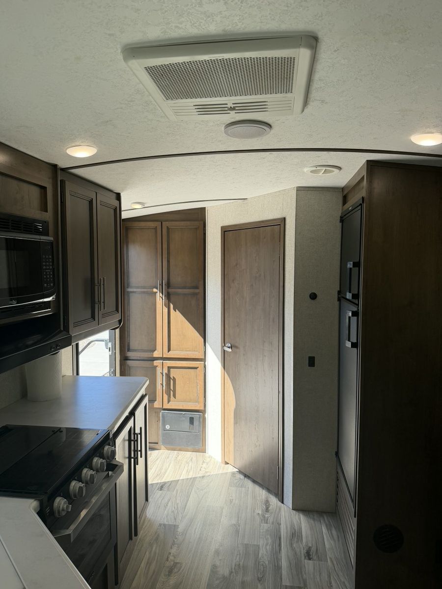 Main image 14