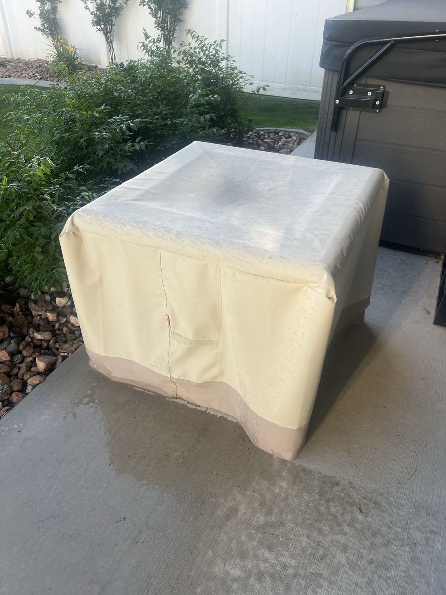 Outdoor fire pit