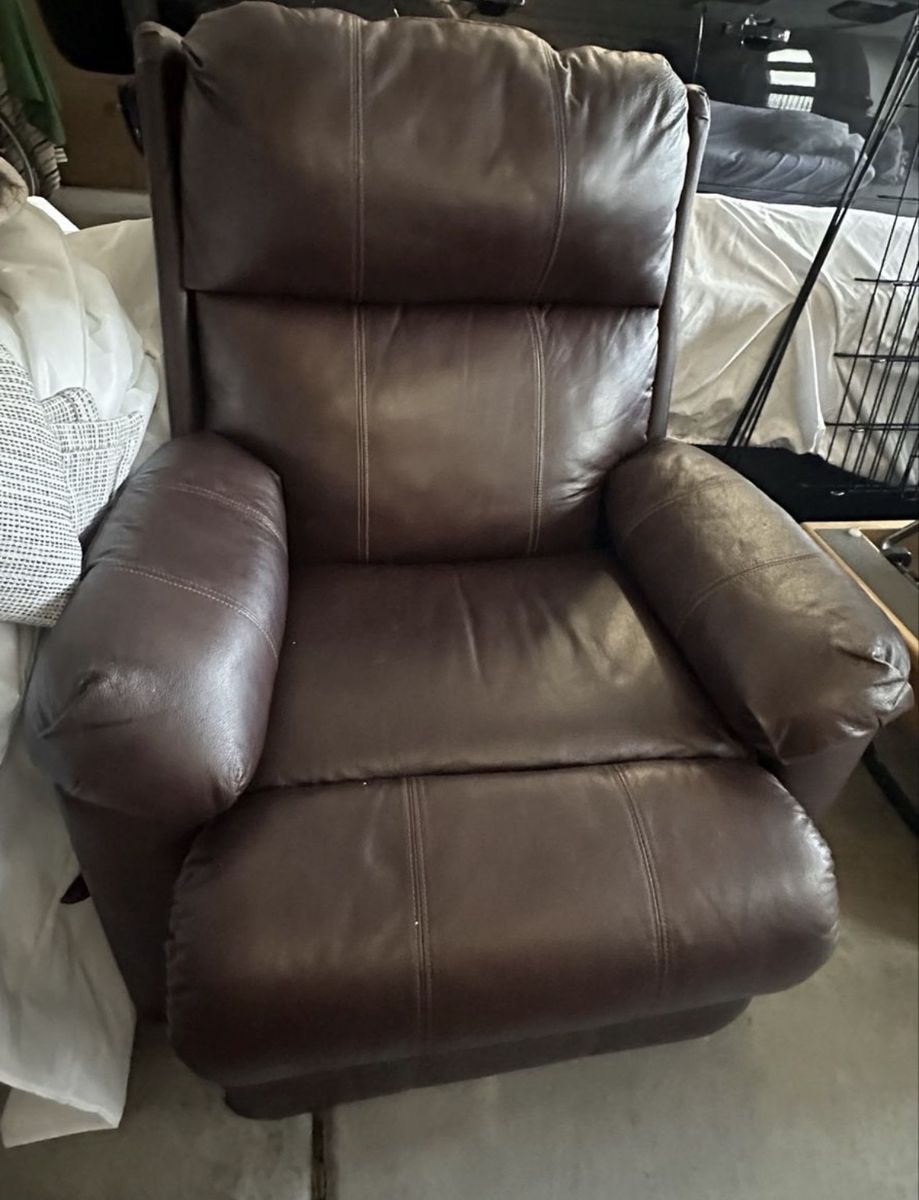Brown Leather Recliner - Comfortable & Durable