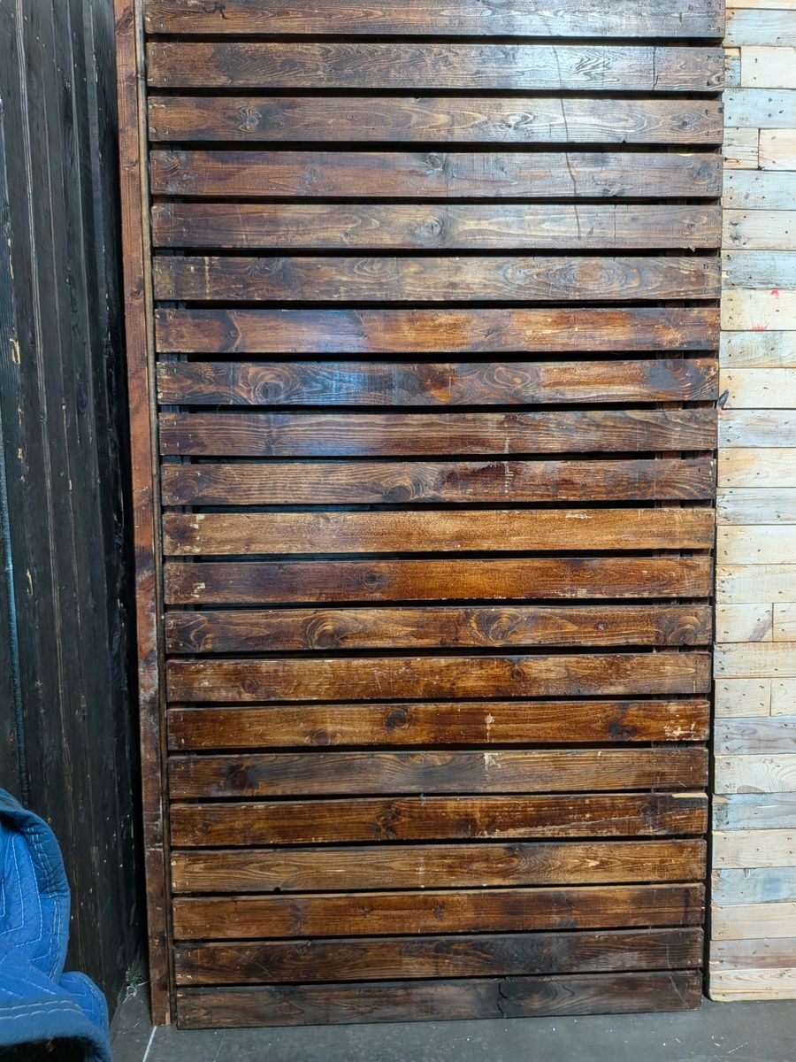 4' x 8' Pallet Walls