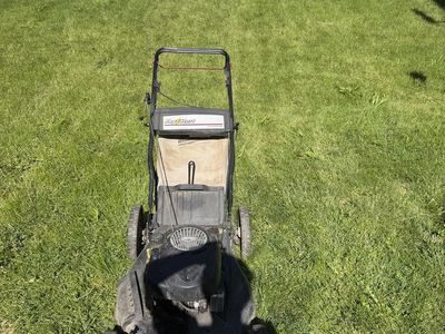 Briggs and Stratton craftsman lawnmower