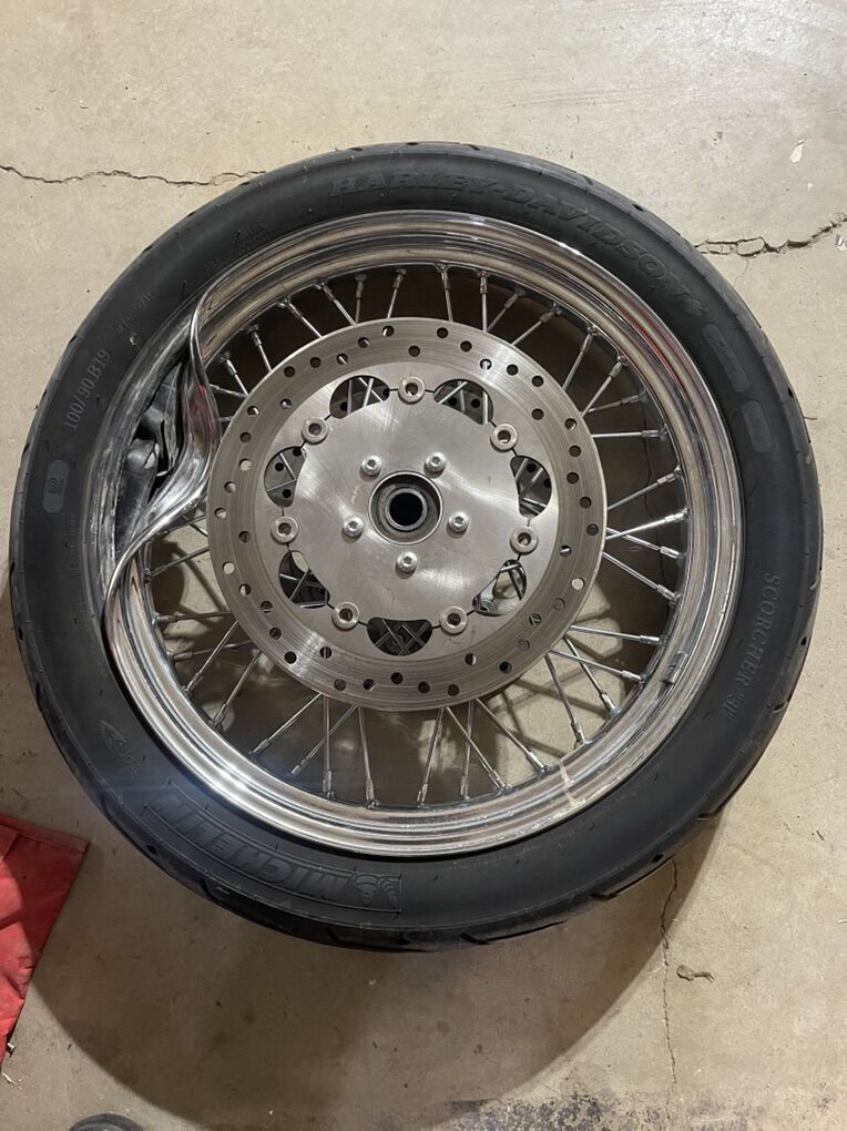 ISO Front Rim Harley Dyna 2014