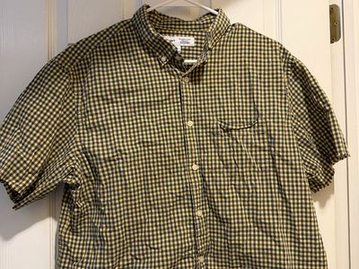 Cropped Old Navy Men's Short Sleeve Gingham Button-Up Shirt, Yellow/Blue, Size Small