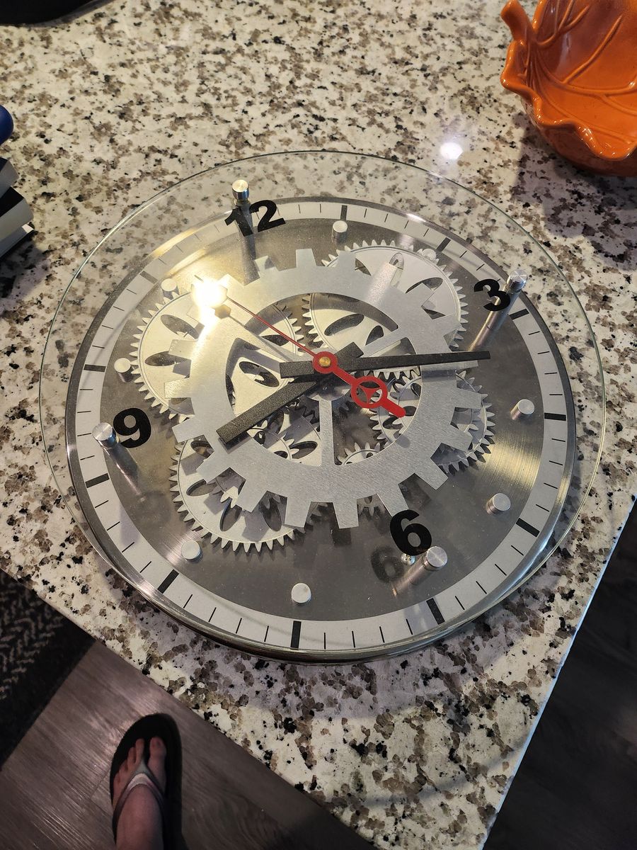 Modern Gear Wall Clock - Silver with Clear Face, Working Condition