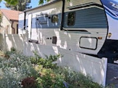 Like New 2024 CrossRoads Zinger Travel Trailer