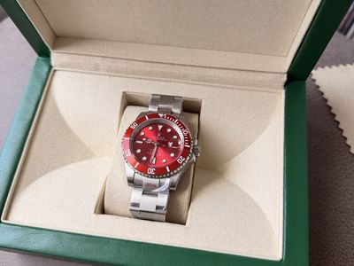 *REPLICA* Red Sub Rolex w/date