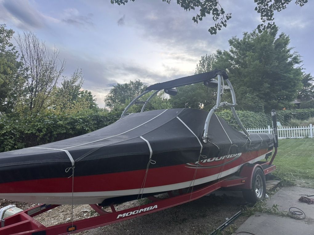 2004 Moomba Outback
