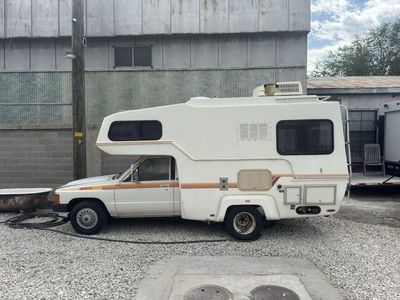 1985 Toyota Sunrader