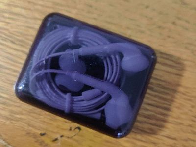 **free** Samsung Earbud Case & Wired Earbuds