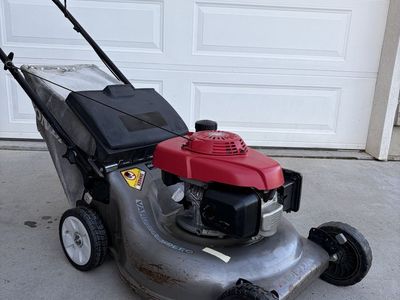 Honda HRR216 VKA Self-Propelled Lawn Mower