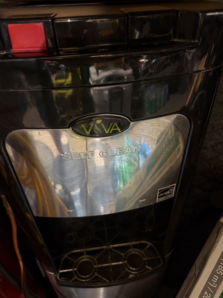 Hot/cold water cooler