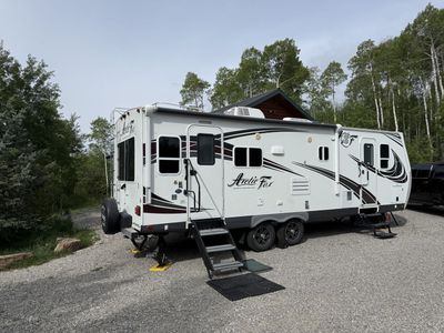2018 Arctic Fox 25Y TT 1/2 ton towable