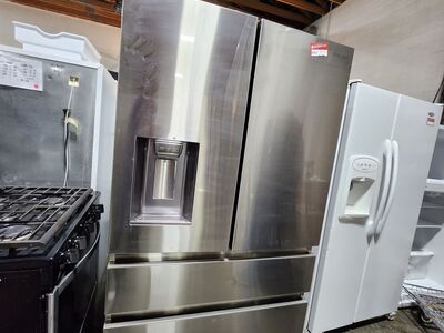 BEAUTIFUL SAMSUNG 4 DOOR FRENCHDOOR FRIDGE! W-WARRANTY