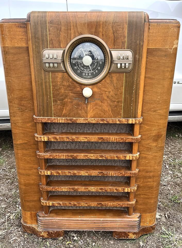 Vintage Art Deco Zenith 1939-40 Model 10S464 Console Tube Radio, Turns - $275