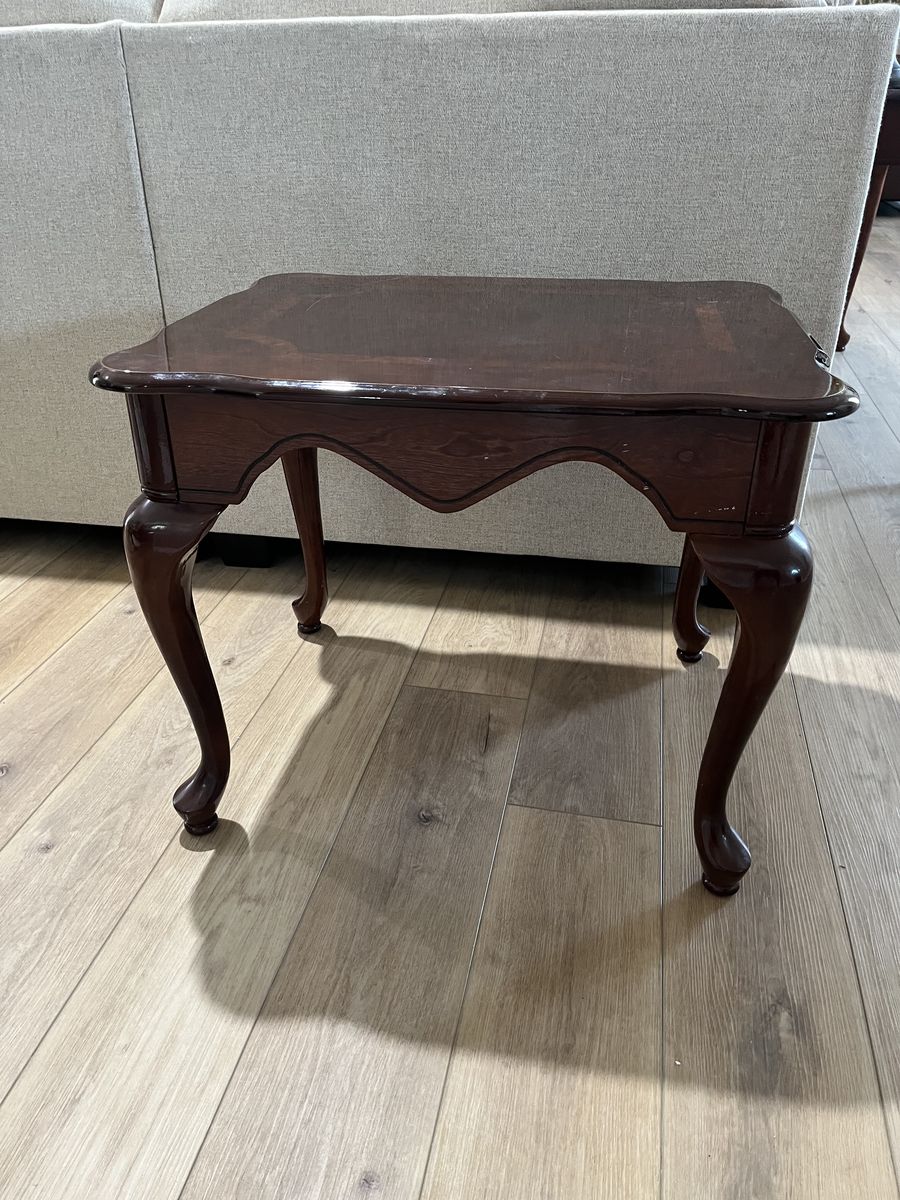 Queen Anne End Table