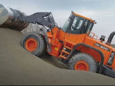 Doosan DL 300 Loader Bucket