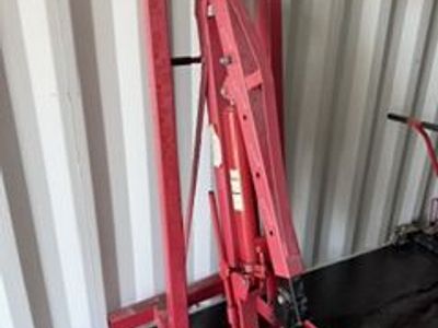 Foldable Engine Hoist, cherry picked (2 ton cap)