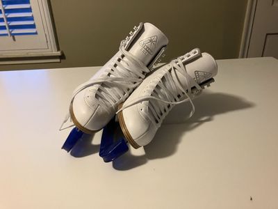 Jackson 200 White Figure Skates Size 8