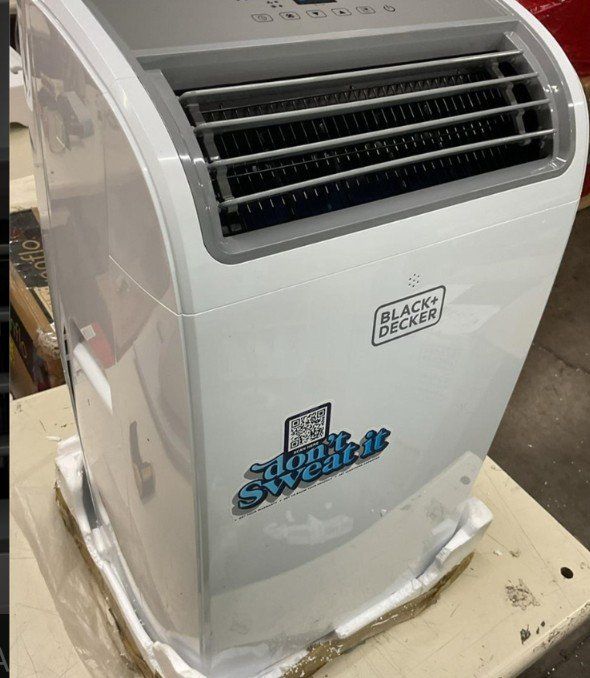 Black & Decker 14,000 BTU Portable Air Conditioner Wi-Fi Enabled - Like new